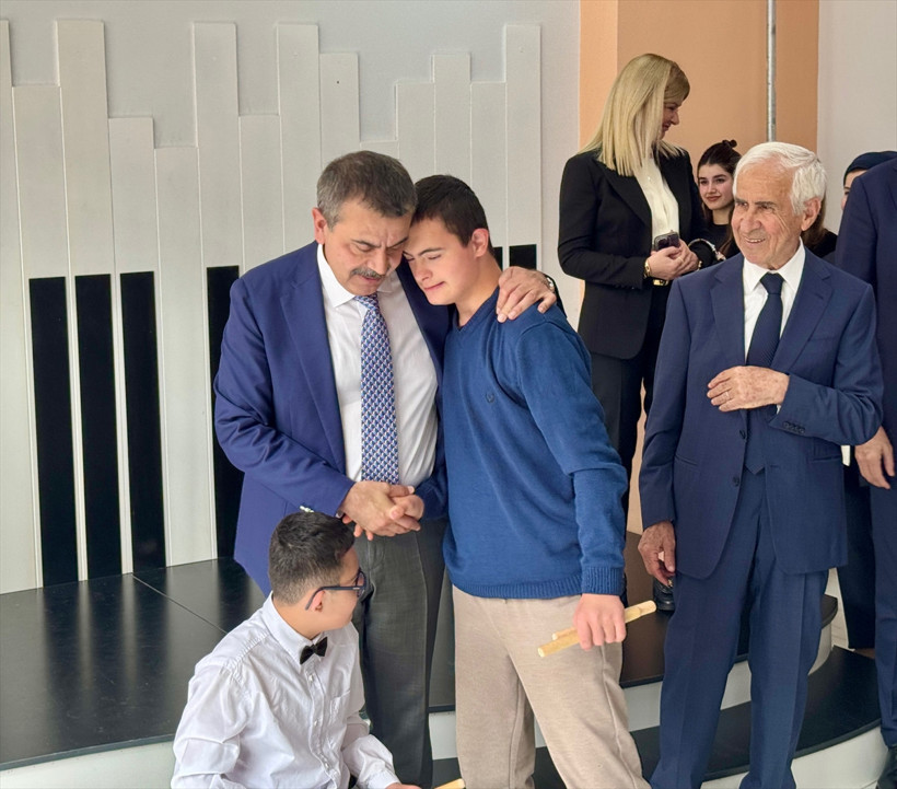 Yusuf Tekin Kocaeli'de okul açılışına katıldı: Bütün kademelerde 20'li rakamlara düşürdük - Resim : 4