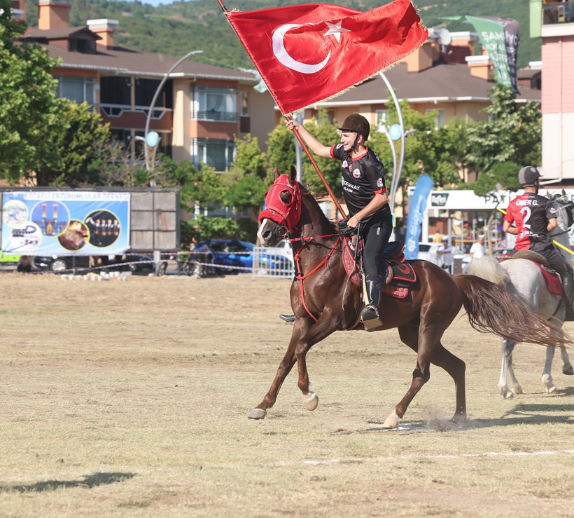 Geleneksel Cirit Şöleni renkli anlara sahne oldu - Resim : 1