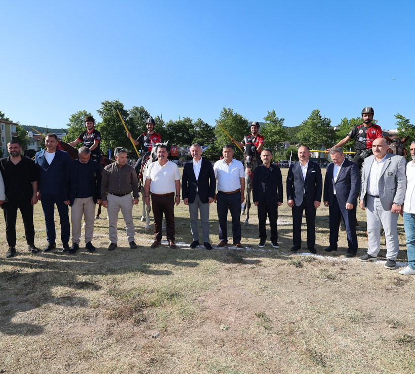 Geleneksel Cirit Şöleni renkli anlara sahne oldu - Resim : 3