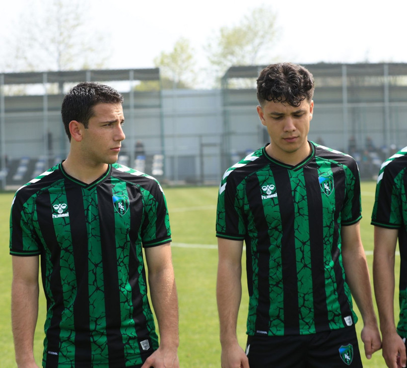 Kocaelispor - Belediye Derincespor U-19 maçının fotoğrafları - Resim: 10