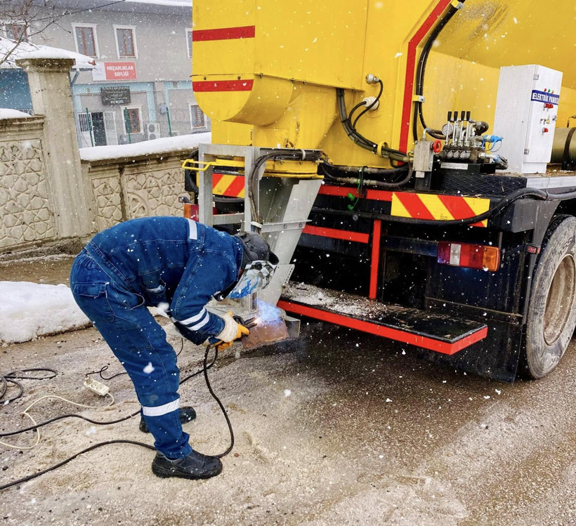 Körfez'de karla mücadelede büyük özveri - Resim : 3