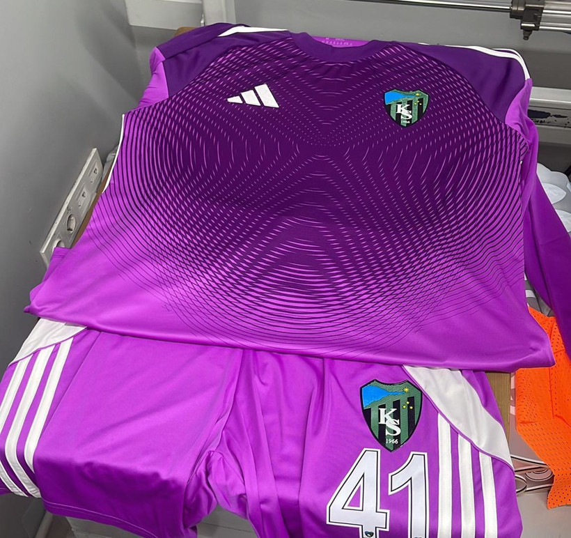 İşte TFF’ye onay için gönderilen Kocaelispor formaları! - Resim : 3