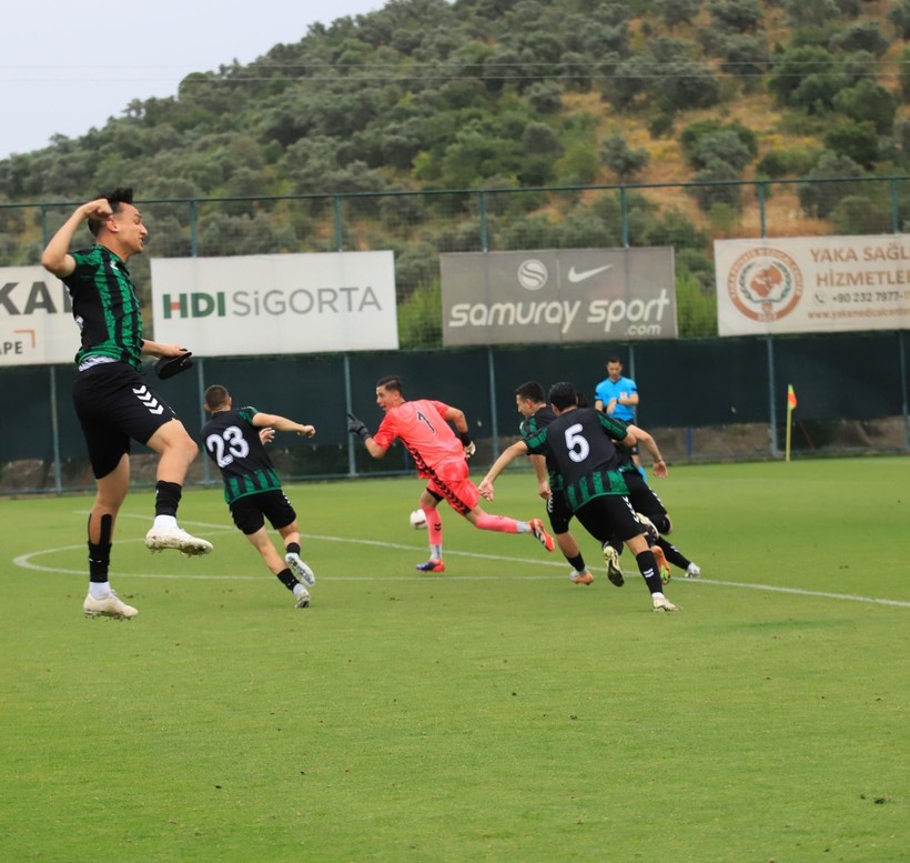 Kocaelispor - Mustafakemalpaşa U-19 maçının penaltı heyecanı Foto Galeri - Resim: 33