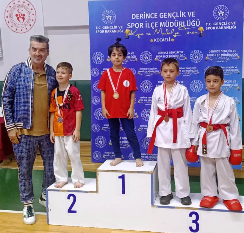 Körfezli kareteciler madalyaları topladı - Resim : 1