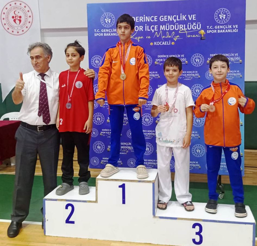 Körfezli kareteciler madalyaları topladı - Resim : 3