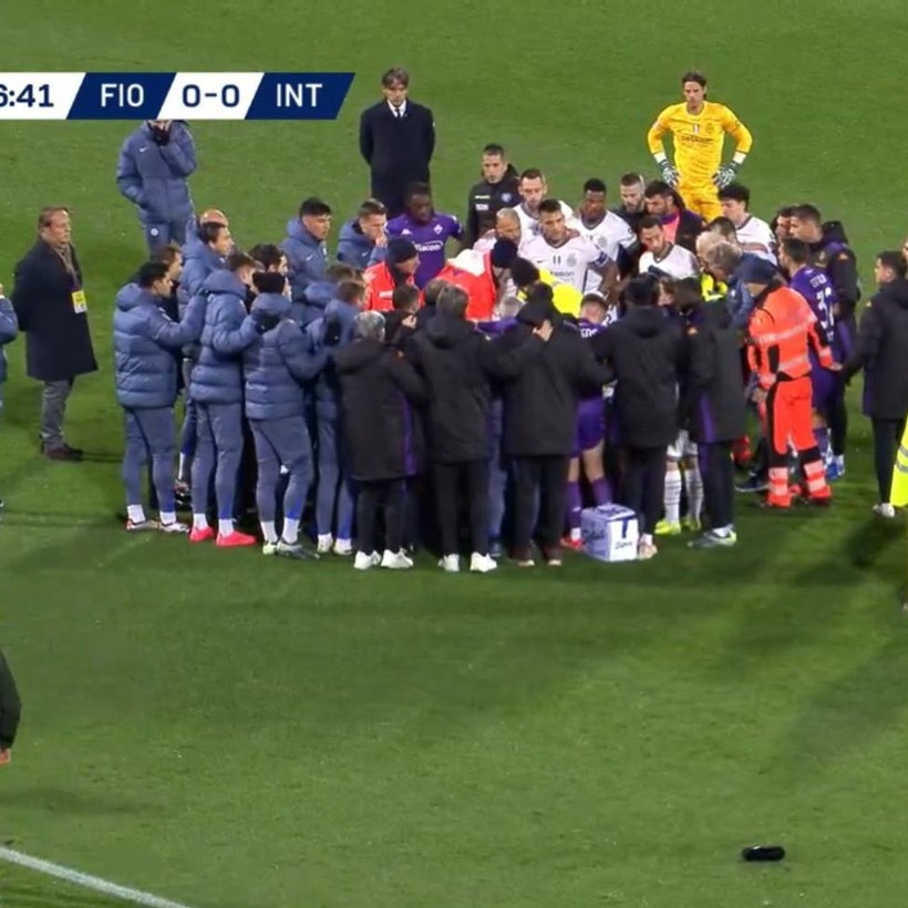 Fiorentina-Inter maçında fenalaşan genç futbolcu Bove, hastaneye kaldırıldı - Resim : 1