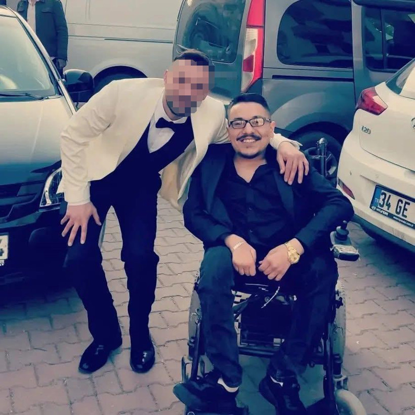 Kavgada arada kalan tekerlekli sandalyedeki şahıs hayatını kaybetti - Resim : 2