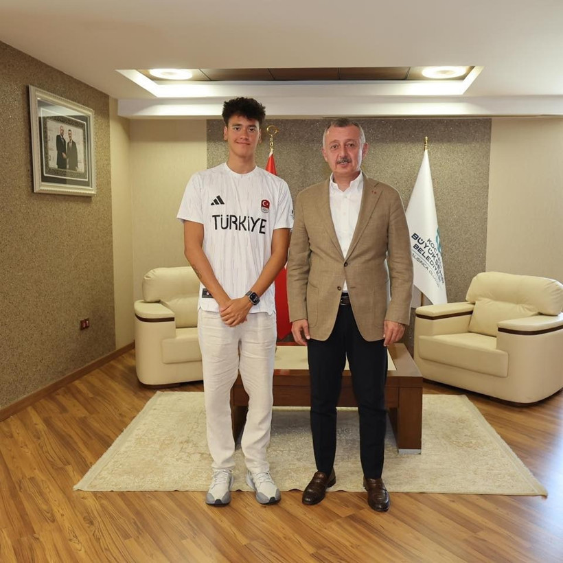 Tahir Büyükakın'dan Kuzey Tunçelli'ye şampiyonluk kutlaması - Resim : 1