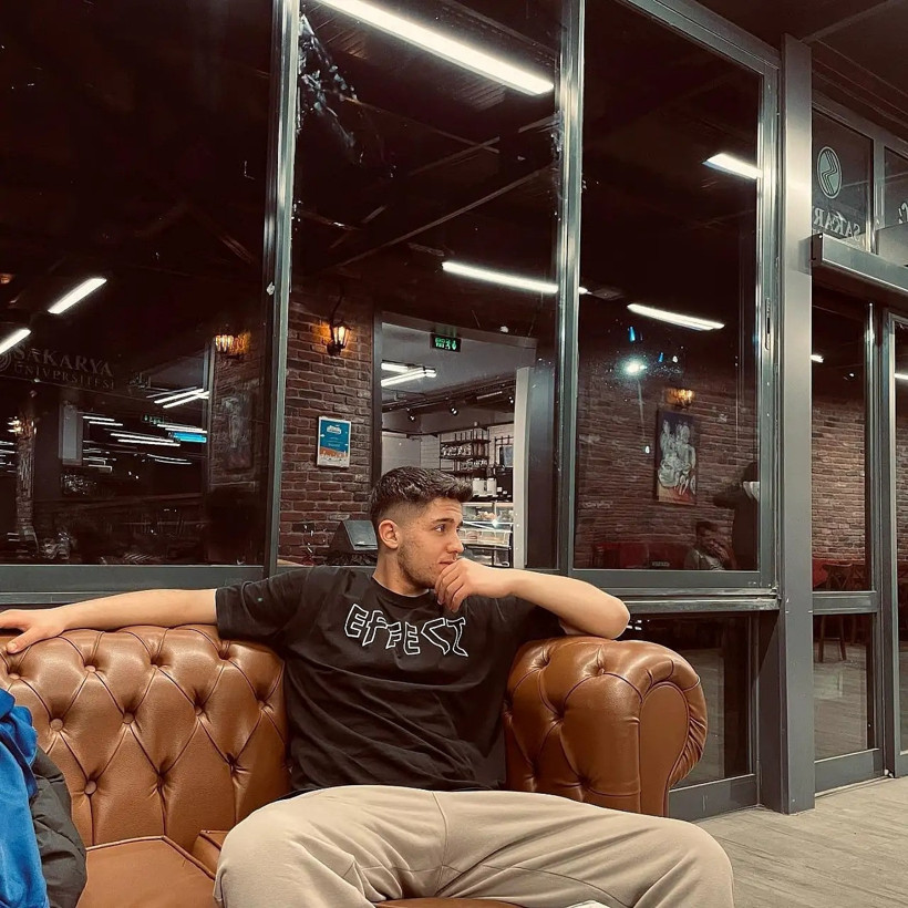 Motosiklet kazasında ağır yaralanan genç yaşam mücadelesi veriyor! - Resim : 1