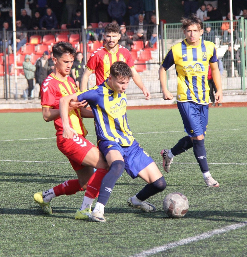 Karamürselspor'un Karasu’yu farklı devirdiği maçın fotoğrafları - Resim: 51