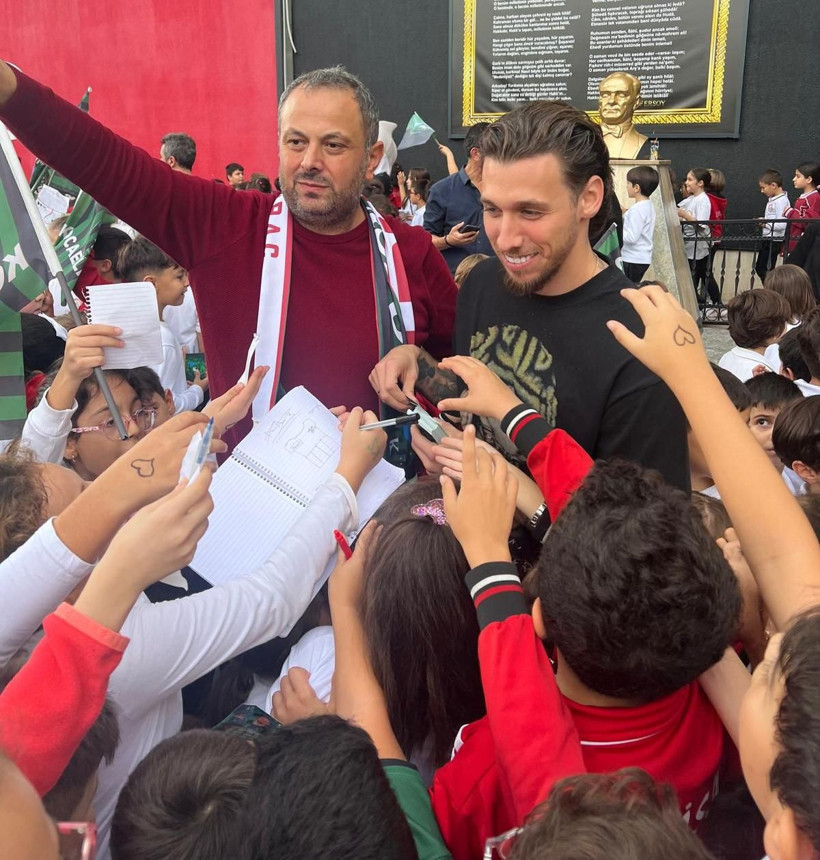 Kocaelisporlu futbolculara akıl almaz ilgi! Yok böyle sevgi! - Resim: 4