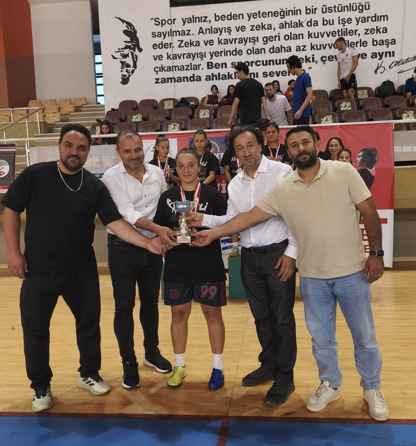 Türkiye’nin en iyi futnet sporcuları Kocaeli’de gözlerin pasını sildi! - Resim : 1