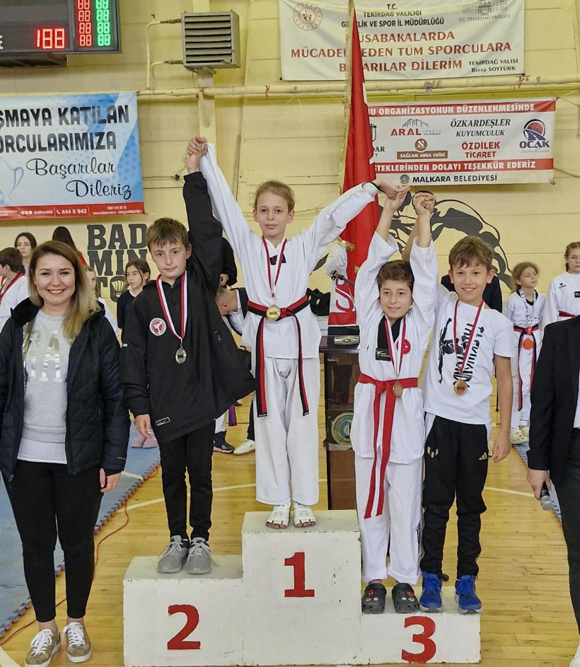 Körfezli taekwondocular Balkan CUP’tan gururla döndüler - Resim : 1