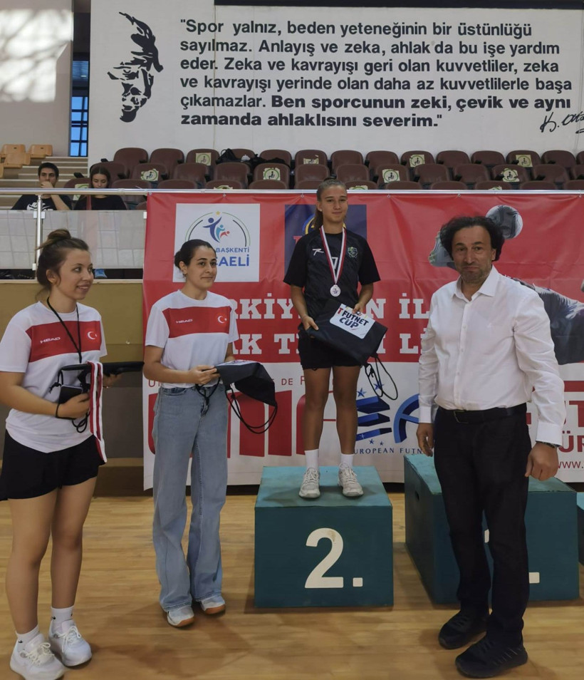 Türkiye’nin en iyi futnet sporcuları Kocaeli’de gözlerin pasını sildi! - Resim : 4