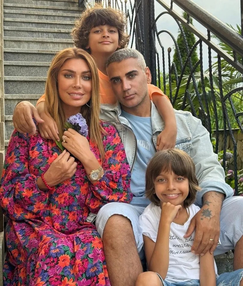 Şarkıcı Doğuş'un Eşi Hoşkedem Hidayetkızı Kimdir, Kaç Yaşında, Aslen Nereli? Ne İş Yapıyor? - Resim : 1