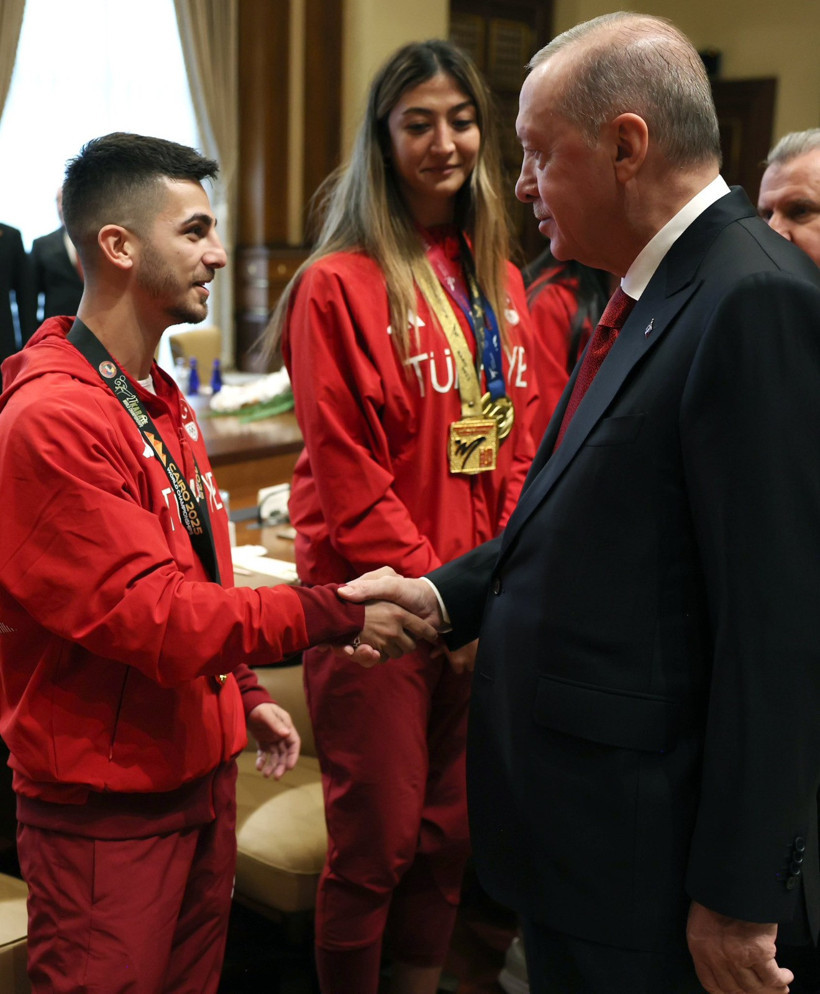 Cumhurbaşkanı Recep Tayyip Erdoğan, Eray Şamdan ve şampiyonları ağırladı - Resim : 2