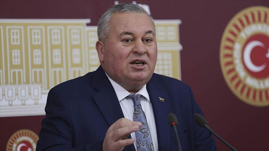 Cemal Enginyurt’tan beklenmedik ayrılık - Resim: 1